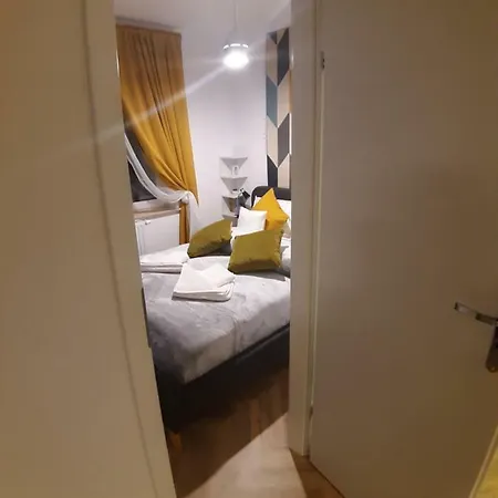 Apartament Retro Deluxe Z Sauna - 5d Apartamento *